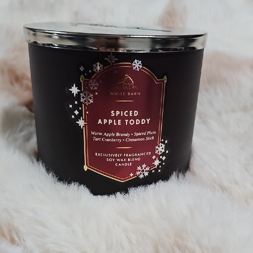 Brand New White Barn Spiced Apple Toddy Candle - Black and Silver